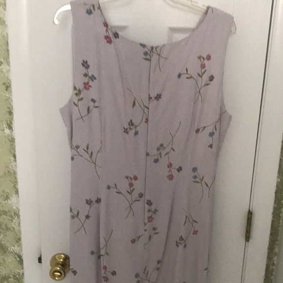 Light colored purple zip up dress with overlaying sweater. Floral design - Picture 4 of 4